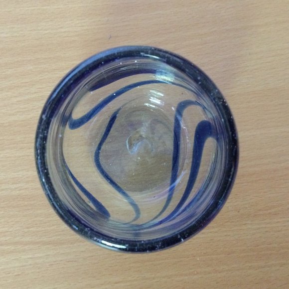 Beautiful hand blown art glass blue swirl clear glass vase candleholder 4.75" - Picture 5 of 6